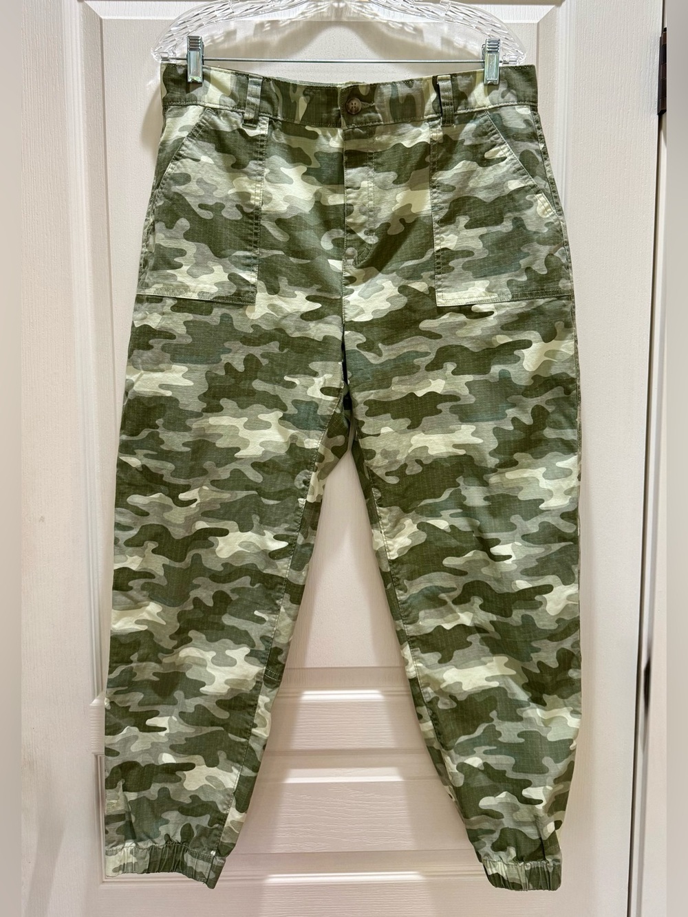 Eddie Bauer Women's Green Camouflage Jogger Pants NWOT